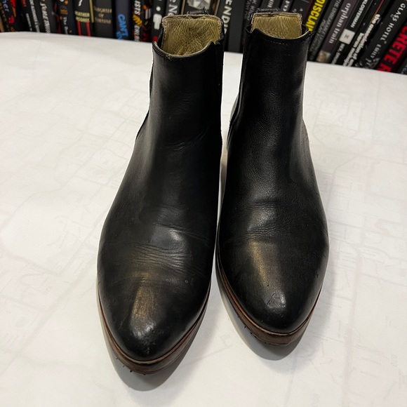 EUC Nisolo Eva Everyday Chelsea Boot | Size 8
